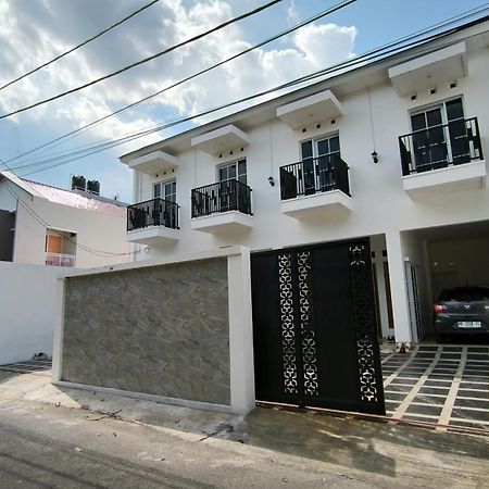 House Of Bedjo Powered By Cocotel Yogyakarta Kültér fotó