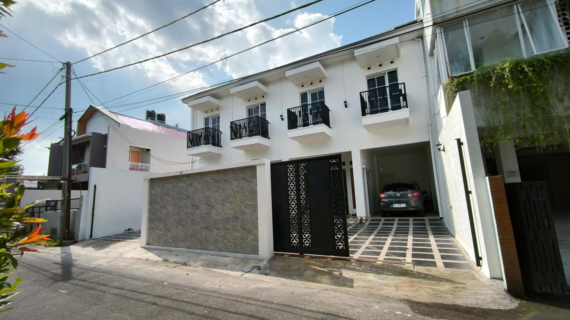 House Of Bedjo Powered By Cocotel Yogyakarta Kültér fotó